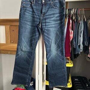 American Eagle Outfitters Bootcut Jeans in Dark Wash Blue